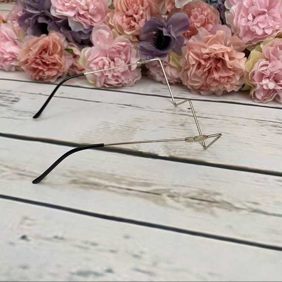 Avant Garde Triangular Gold Frame Lensless Glasses - Picture 14 of 16